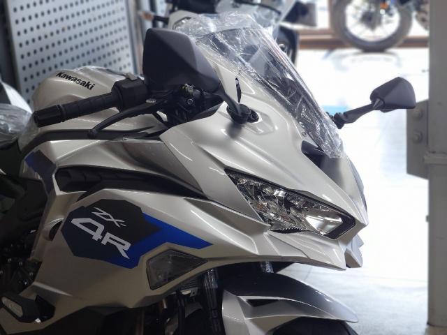 カワサキ Ninja ZX－4R SE ギャラクシーシルバー｜バイク