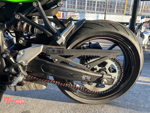 カワサキ Ninja ZX－25R SE 社外スクリーン FR