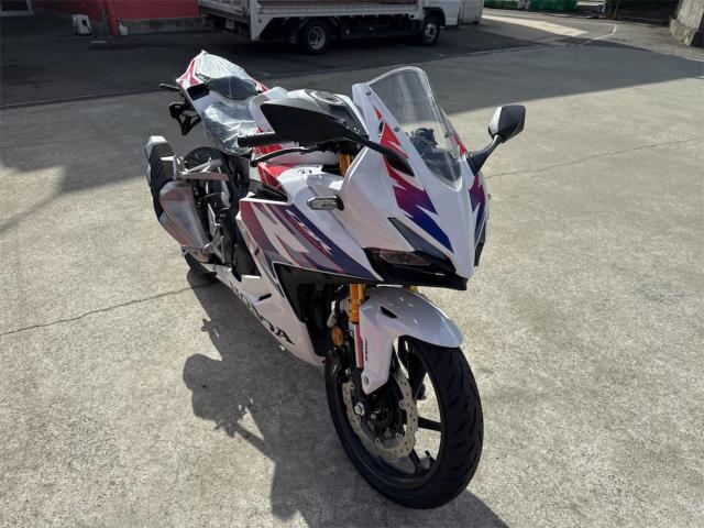 ホンダ CBR250RR 2025年モデル パールグレアホワイト