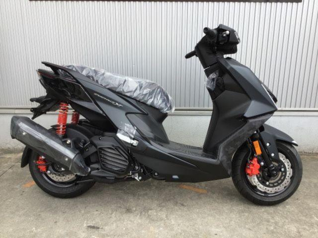 ヤマハ シグナスX SEM5J型 2026年モデル トラクション