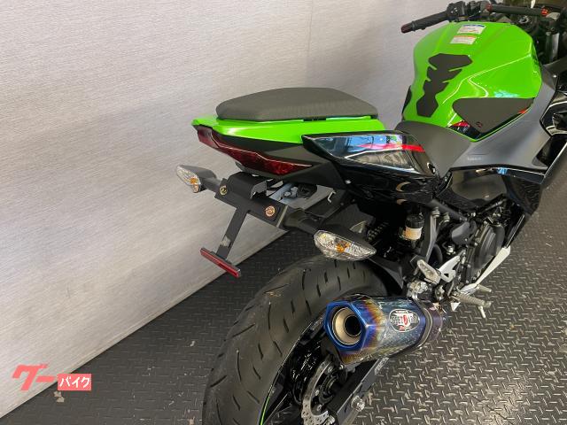 77本黒ダークグリーンブーケ カワサキ Ninja 400 2BL－EX400G 2021モデル