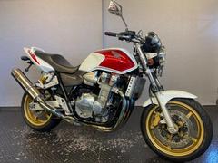 ホンダ　ＣＢ１３００Ｓｕｐｅｒ　Ｆｏｕｒ　２００５　ＳＣ５４　オーリンズリアショック　ＥＴＣ　ワイバンフルエキゾースト　フェンダーレス