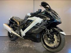 スズキ　ハヤブサ（ＧＳＸ１３００Ｒ　Ｈａｙａｂｕｓａ）　８ＢＬ−ＥＪ１１Ａ　グラススパークルブラック　マットチタニウムシルバーメタリック