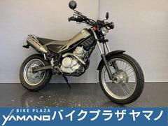 ヤマハ　トリッカー　ＤＧ１６Ｊ　２０１４モデル　グリップヒータ−　リアキャリア　ハンドガード　ＵＳＢ電源