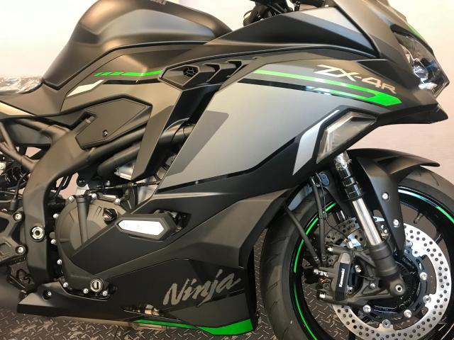 カワサキ Ｎｉｎｊａ ＺＸ－４Ｒ ＳＥ 現行モデルＺＸ４００Ｐ