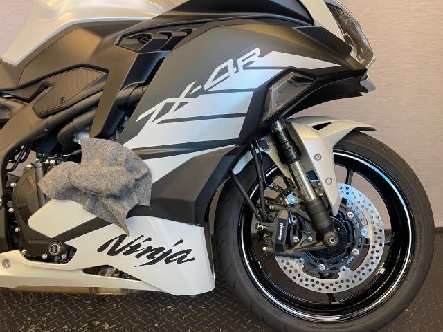 カワサキ Ninja ZX-4R SE 現行モデル メタリック カワサキ Ninja ZX-4R SE 現行モデル メタリック