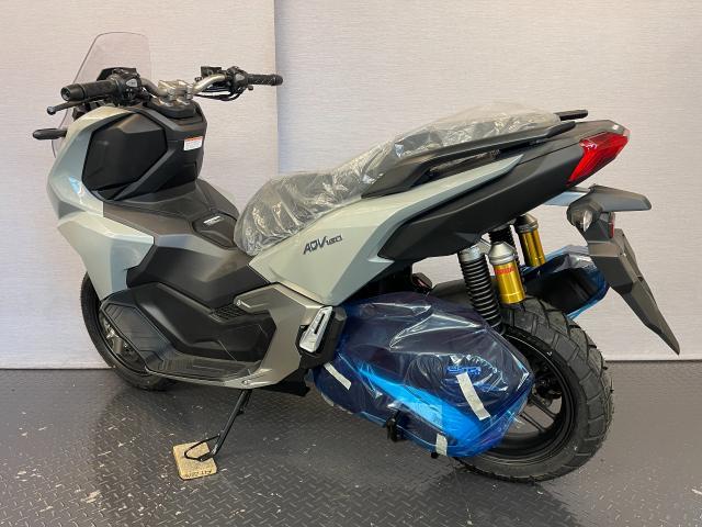 adv まとめ売り　60枚　良品 ハイエンドランニングシューズを現代的なトレンドモデルにアップデート