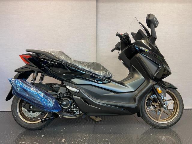 ミヤタ　ファニーバイク ホンダ フォルツァ 8BK－MF17 パールシャイニングブラック 現行