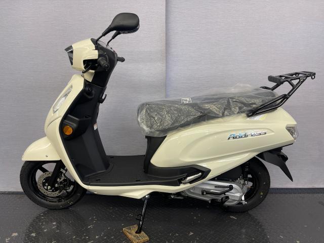 スズキ アドレス125 8BJ-EN11J パールグレイスホワイト スズキ アドレス125 8BJ-EN11J パールグレイスホワイト
