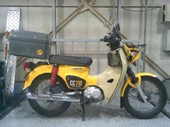 ホンダ　クロスカブ１１０　ＪＡ４５型・タコメーター・スロットルボデー・シート・スクリーン・リヤキャリア・リヤＢＯＸ・ヘッドライトカスタム