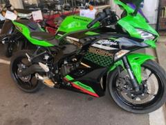 カワサキ　Ｎｉｎｊａ　ＺＸ−２５Ｒ