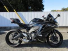 カワサキ　Ｎｉｎｊａ　ＺＸ−２５Ｒ