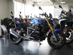 ＢＭＷ　Ｒ１２５０Ｒ　ドライブレコーダー　エンジンガード　純正フォグランプ　ラジエターコアガード