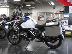 ＢＭＷ　Ｒ１２５０ＧＳ　Ａｄｖｅｎｔｕｒｅ　純正パニアケース付き　走行少ないワンオーナー美車