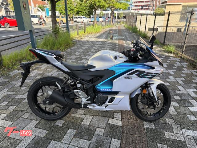 ＹＺＦ−Ｒ２５　グリップヒーター、ＵＳＢソケット、スライダー、マルチバー、アシスト＆スリッパークラッチ搭載