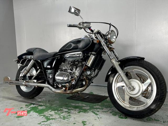 Ｖ−ＴＷＩＮ　ＭＡＧＮＡ　マグナ２５０　ＭＣ２９　１９９７年モデル　社外ハンドル　マフラー　サイドキャリア