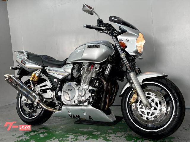 ＸＪＲ１３００　ＲＰ０１Ｊ　１９９９年モデル　車検令和７年１１月まで　ヨシムラマフラー　グリップヒーター　Ｒキャリア　ビキニカウル