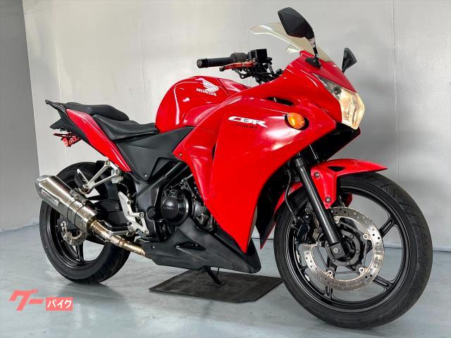 ＣＢＲ２５０Ｒ　ＭＣ４１　２０１３年モデル　無限マフラー　フェンダーレス　テールランプ