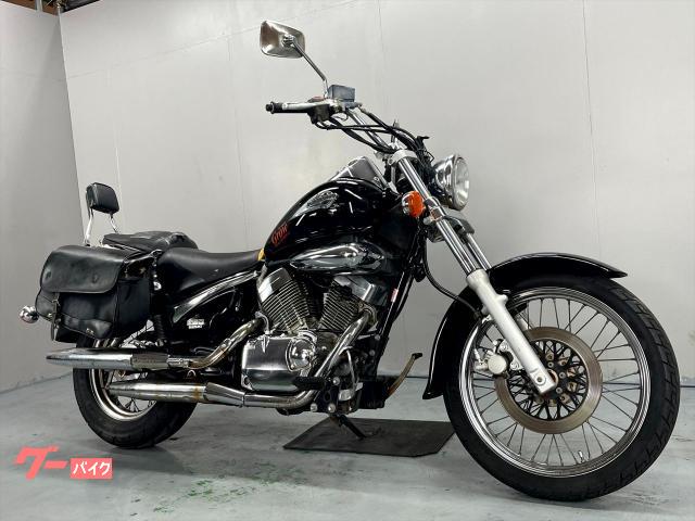 イントルーダーＬＣ２５０　ＶＪ５１Ａ　２００１年モデル　サイドバッグ付き　ノーマル車