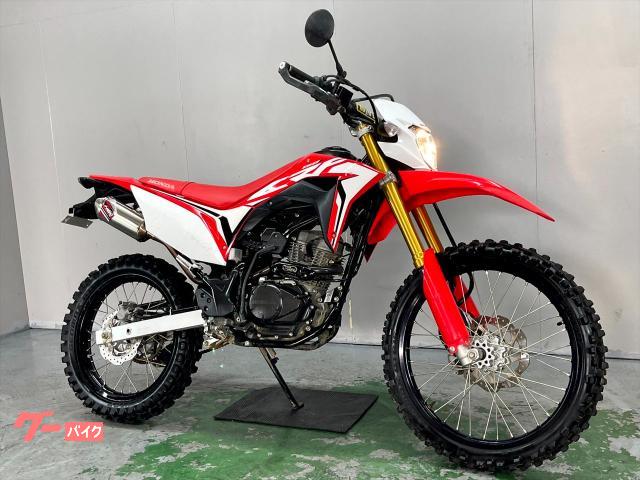 ＣＲＦ１５０Ｌ　２０１８年モデル　フルサイズオフロード　社外マフラー　ナックルガード　インジェクション　キック付き