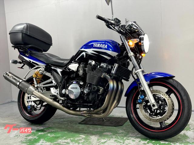 ＸＪＲ１３００　ＲＰ０３Ｊ　２００２年モデル　ノジママフラー　デジタル油温計　リアボックス付き　フェンダーレス　社外マスター