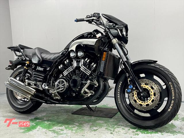 ＶＭＡＸ　２ＷＥ　１９９６年モデル　フロントカウル　社外マフラー　アメリカ仕様　逆車　フルパワー　リアキャリア