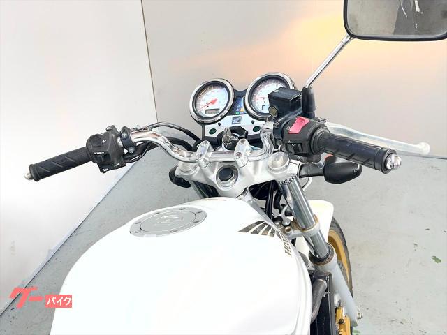 ホンダ VTR250. 2011年モデル、インジェクション車、修復歴無し、 車台番号 MC33-1403×××、 シルバー色、 自賠責保険 令和3年4月迄。 ホンダ VTR250 MC33 2011年モデル インジェクション