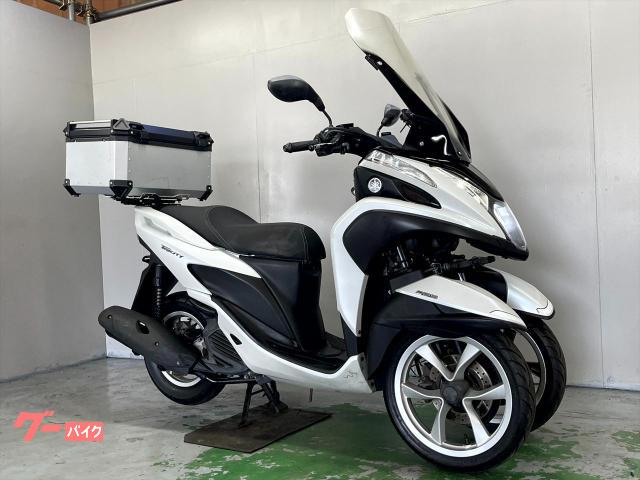 トリシティ１２５　ＡＢＳモデル　ＳＥ８２Ｊ　２０１５年モデル　ロングスクリーン　リアボックス　インジェクション　スリーター