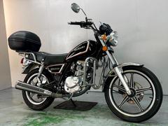 スズキ　ＧＮ１２５−２Ｆ　２０１３年モデル　リアボックス付き　走行３９００キロ　経済的　通勤通学にも　人気モデル