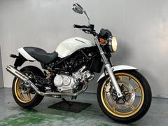 ホンダ　ＶＴＲ２５０　ＭＣ３３　２０００年モデル　モリワキマフラー　フルエキ　社外ハンドル　カスタム車　経済的な２５０ｃｃ　Ｖツイン