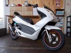 ホンダ　ＰＣＸ　前後タイヤ新品交換済み　コンバットマフラー　シーシーバー　カスタム多数