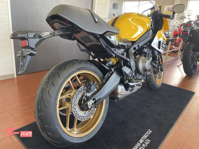 ヤマハ XSR900GP ライトレディッシュイエローソリッド1
