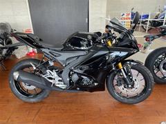 ヤマハ　ＹＺＦ−Ｒ１５　２０２４モデル　ブラックメタリック　新車