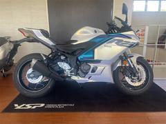 ヤマハ　ＹＺＦ−Ｒ２５　マットイエローイッシュホワイトパール１