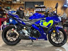ヤマハ　ＹＺＦ−Ｒ２５・モビスターモデル・アクラポビッチマフラー・フェンダーレス・マルチバー・エンジンスライダー・ヘルメットロック