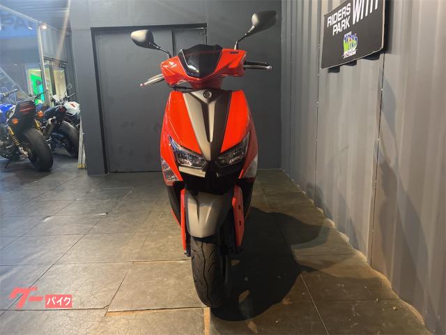 23年モデル CYGNUS GRYPHUS オレンジ 新色はブルーとオレンジ！ ヤマハの125ccスクーター、シグナス