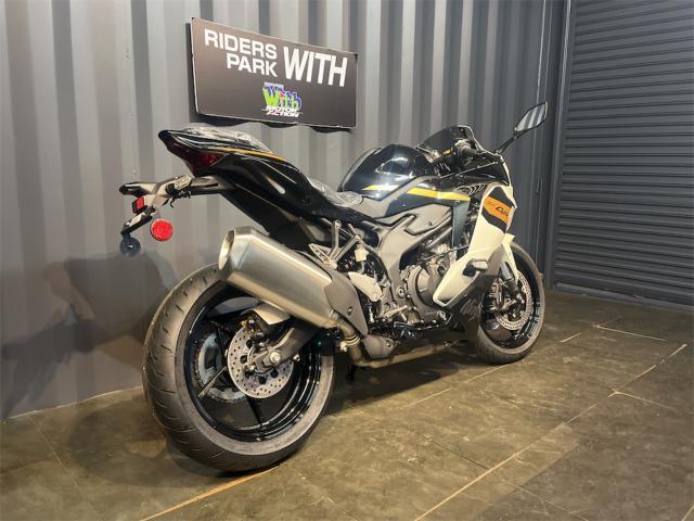 特撮 CXK 特撮オタクならではの視点で分析！ カワサキ「Ninja ZX-4RR KRT