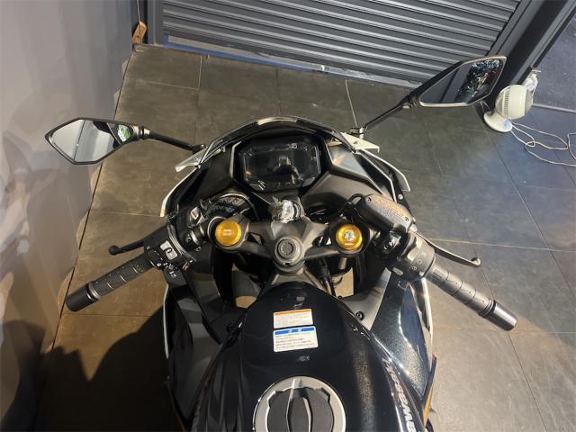 カワサキ Ninja ZX－4R SE スモークシールド クイック