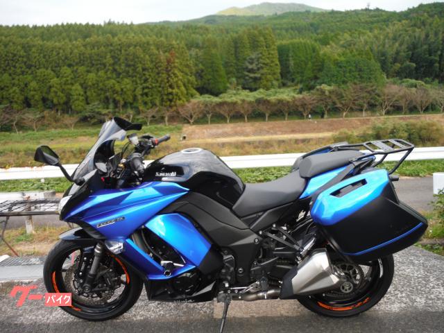 バイク50cc（外装キレイな方です✨）カウルサイドにオシャレなモール取付けして有ります。（岡山県内、岡山近県料金別で配達致します。料金日時は、要相談でお願い致します。） バイク50cc（外装キレイな方です✨）カウルサイドにオシャレなモール