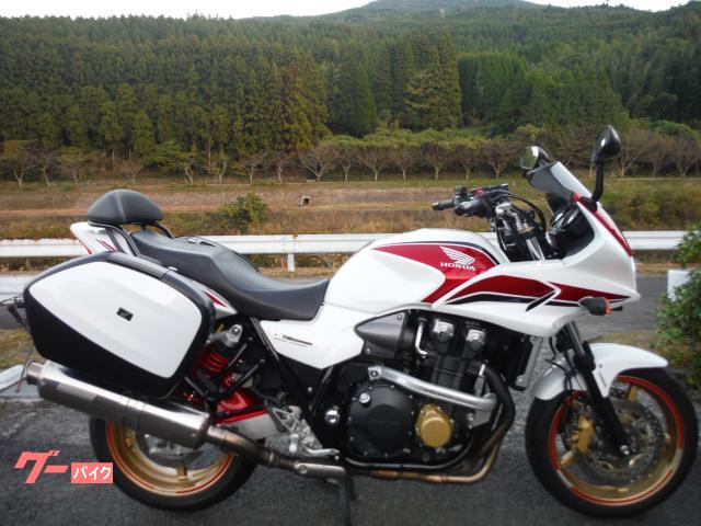 ＣＢ１３００Ｓｕｐｅｒ　ツーリング　２０１１モデル　ナビ　ドラレコ　ＧＰヒーター　ＵＳＢ電源　ＥＴＣ　無限マフラーバックステップ