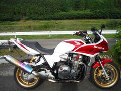ホンダ　ＣＢ１３００Ｓｕｐｅｒ　ボルドール　オーリンズリヤス　バックステップ　他カスタム多数