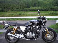 ホンダ　ＣＢ１１００ＲＳ　２０１７モデル　ＧＰヒーター　アラーム　ＥＴＣ　ＵＳＢ電源　スマホホルダー