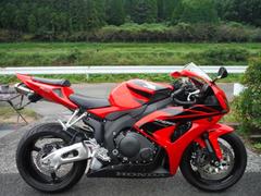 ホンダ　ＣＢＲ１０００ＲＲ　２００６モデル　ウインカー　バックステップ　リヤブレーキマスター　フェンダーレス　ハンドル