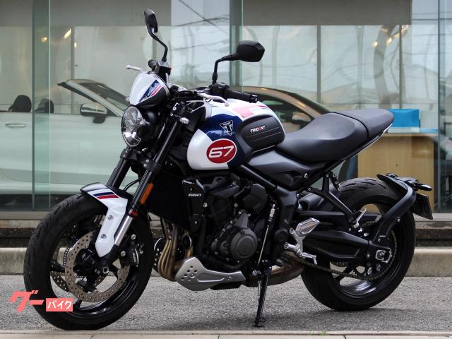 トライデント６６０　トリプルトリビュート　スペシャルエディション　１オーナー　新車保証継承　クイックシフター　フライスクリーン