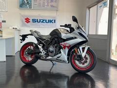 スズキ　ＧＳＸ−８Ｒ　２０２５年モデル