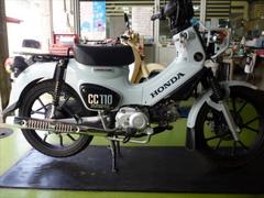 ホンダ　クロスカブ１１０、チューブレスタイヤ、フロントディスク
