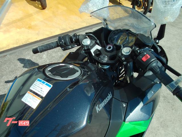 ninja250タンク EX250Y メタリックカーボングレー 2022年モデル Ninja 250 メタリックカーボングレー入荷しました