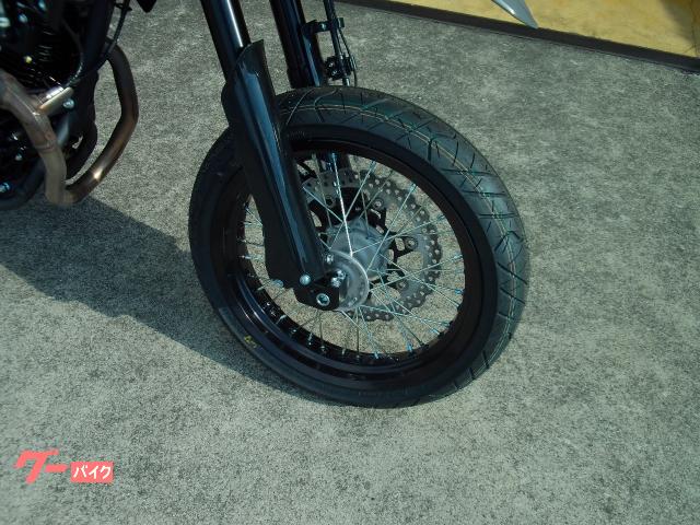 カワサキ KLX230SM バトルグレー ／ エボニー 2026年