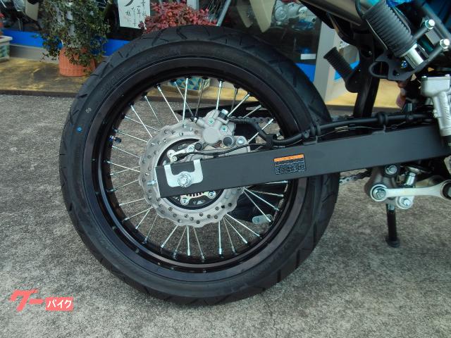 カワサキ KLX230SM バトルグレー ／ エボニー 2026年