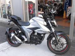 スズキ　ＧＩＸＸＥＲ　１５０　ＡＢＳ　社外シールド・グリップヒーター・大型リアキャリア装備